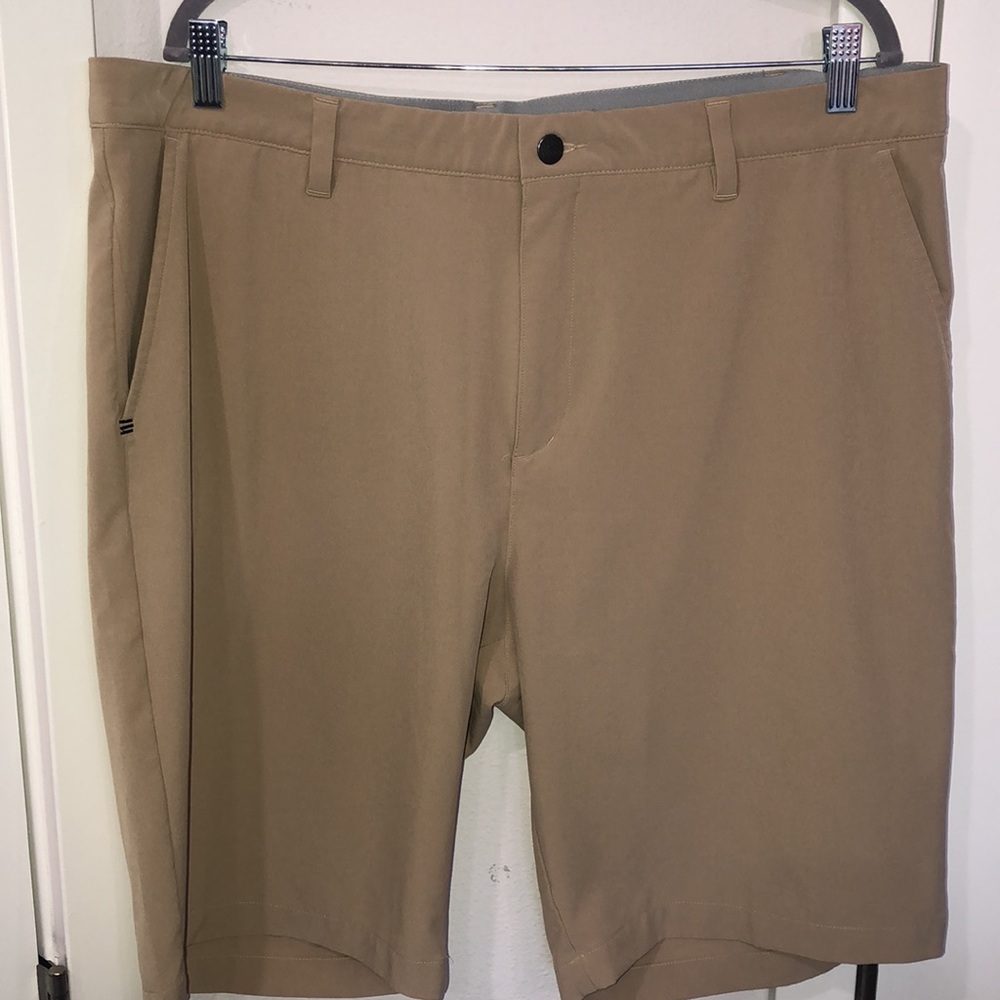 Adidas men’s Tan Shorts Size 40 Ultimate 365 regular fit golf. Sporty Atleisure